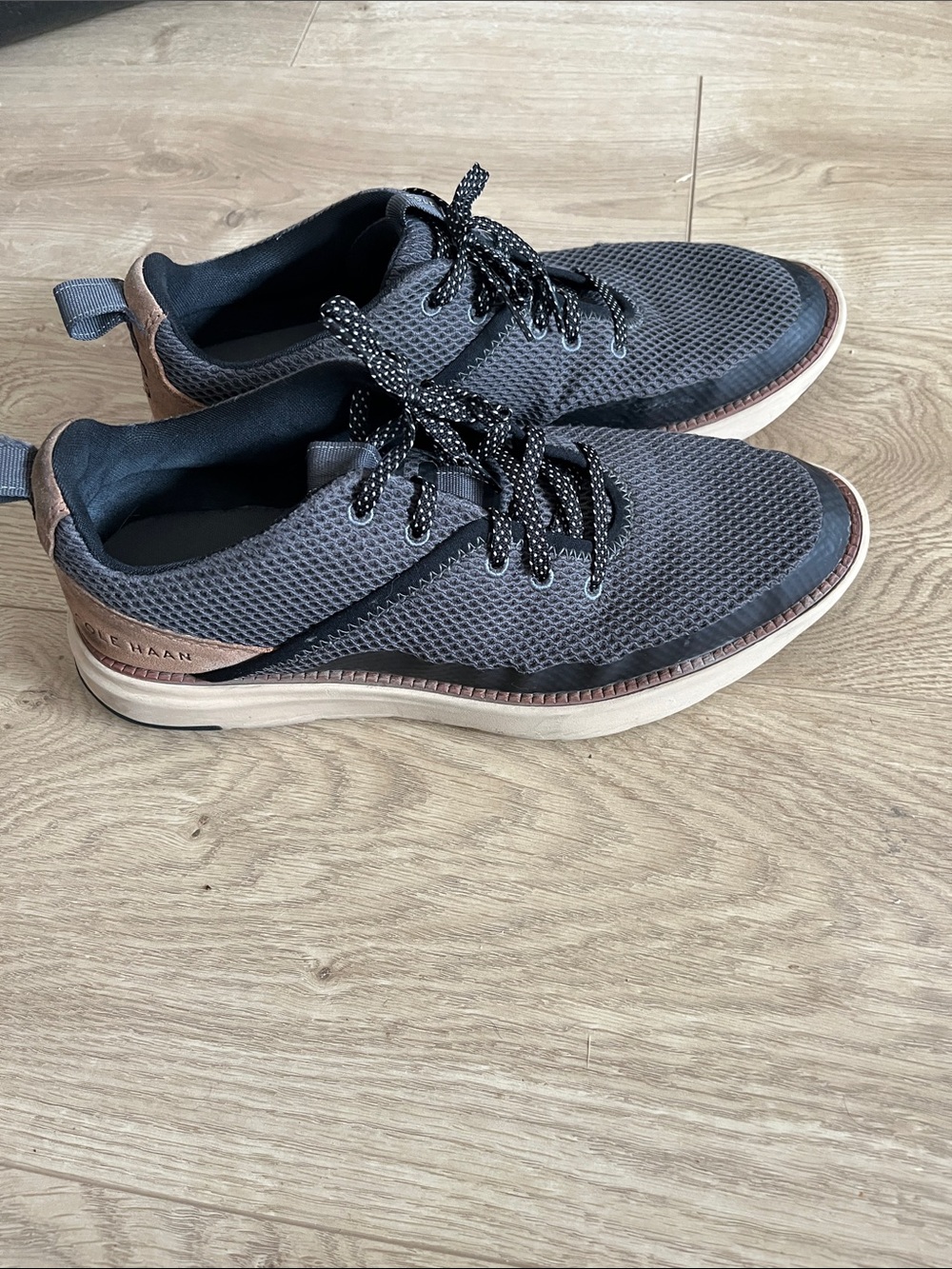 Cole Haan Men's
Grand Atlantic sneakers in a grey mesh and tan suede colorway - Picture 4 of 7
